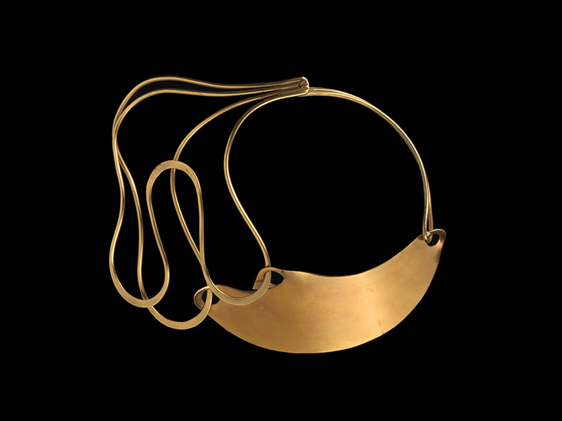 Art Smith (1923–1982), Neckpiece, 1948, brass, 178 x 203 x 32 mm, Museum of Arts and Design, purchase by the American Craft Council, 1967, photo: John Bigelow Taylor, courtesy the Museum of Arts and Design Art Smith (1923–1982)