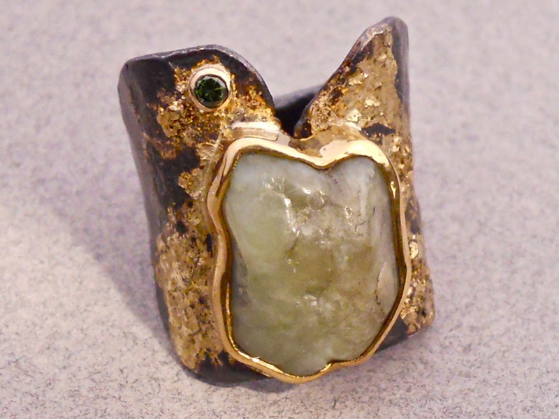 Goph Albitz, Untitled, 2015, ring, 18-karat fused gold on sterling silver, 22-karat bezel, botryoidal Big Sur jade, 0.10 CTW green diamonds, 25 x 19 x 19 mm, photo: artist