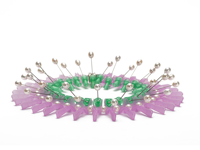 Eva van Kempen, Smartslip Technology, from the LifeLines series, 2015, choker, SmartSlip Technology syringes, nylon, freshwater pearls, silver, photo: Hugo Rompa Eva van Kempen, Smartslip Technology, from the LifeLines series