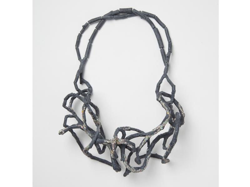 Carina Shoshtary, Confused Branches 3, 2015, necklace, 9 cm x 33 cm x 25 cm, photo: artist