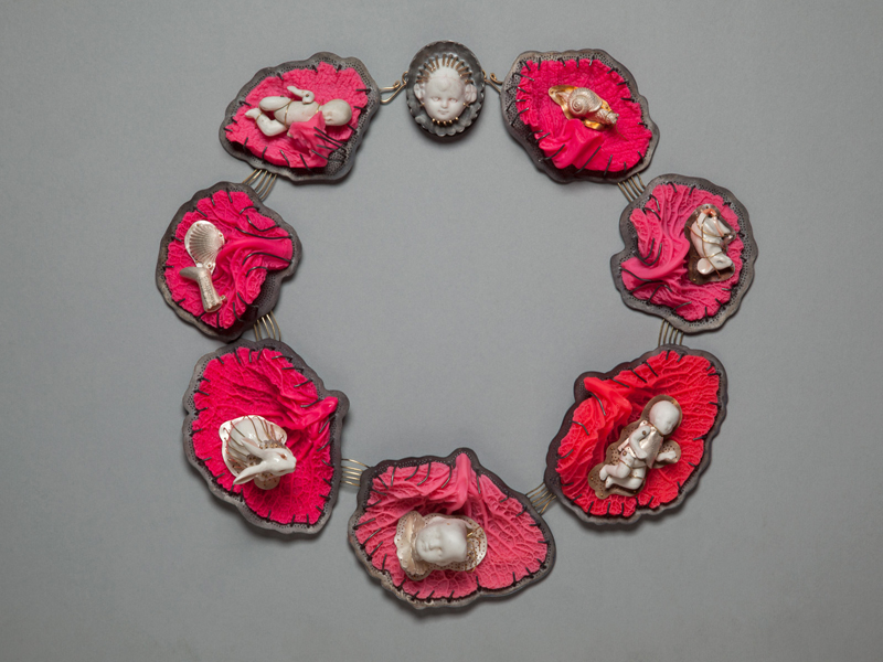 Barbara Paganin, Silences, 2012, necklace, oxidized silver, porcelain, resin, gold, 270 x 270 x 50 mm, Helen Drutt collection, photo: Ken Yanoviak