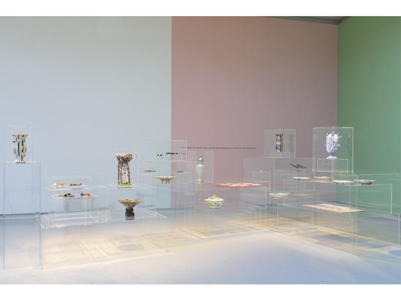 Exhibition view (theme “historical references”), Daniel Kruger: Jewellery and Ceramics 1974–2014, Stedelijk Museum ’s-Hertogenbosch, photo: Peter Cox