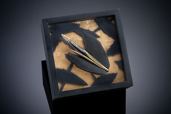 C. James Meyer, Spilla II, 2013, brooch, 18-karat gold, sterling silver, mixed materials, 102 x 102 x 51 mm (box), photo: Taylor Dabney