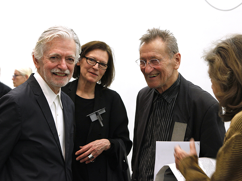 Thomas Gentille, Eva Eisler, and Peter Skubic during the opening of the exhibition Tone Vigeland. Jewelry – Object – Sculpture, 2017, photo: Die Neue Sammlung (Archive) Thomas Gentille, Eva Eisler, and Peter Skubic during the opening of the exhibition Tone Vigeland.