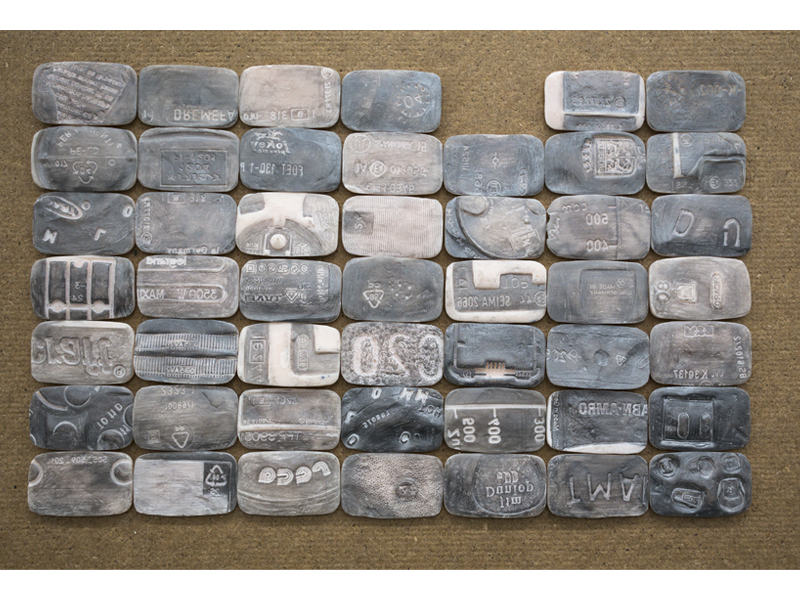 Kajsa Lindberg, Utan Versaler Utan Punkt, 2016, installation (detail), plastic, graphite, 270 x 190 x 3 mm, photo: Mia Andrée Kajsa Lindberg, Utan Versaler Utan Punkt, 2016, installation (detail), plastic, graphite, 270 x 190 x 3 mm, photo: Mia Andrée
