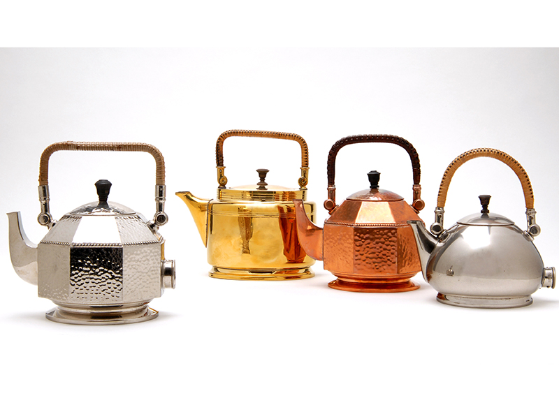 Peter Behrens, kettles, 1908–1909, different materials and dimensions, photo: Die Neue Sammlung (A. Laurenzo)