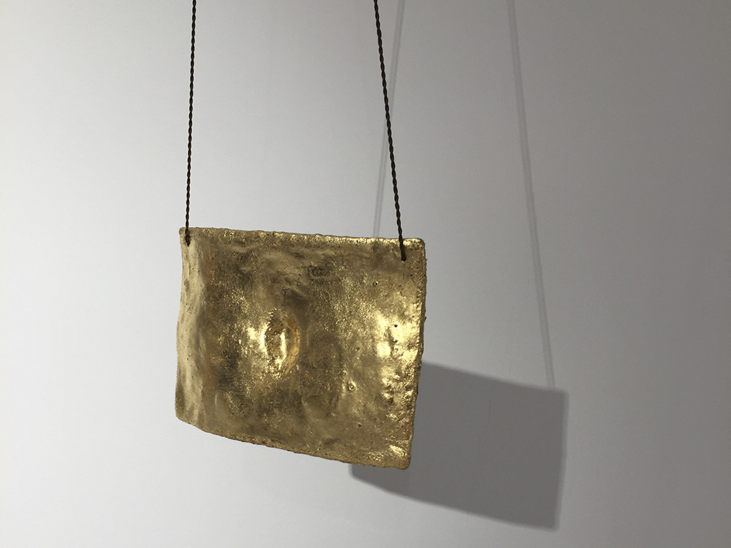 Pendant (back) by Fabienne Tixier, exhibited in l’Envers du Corps, October 9–18, 2020, Galerie Grès, photo courtesy of Sofia Björkman Pendant (back) by Fabienne Tixier