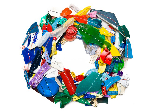 Roseanne Bartley, Seeding the Cloud: A Walking Work in Process, 2010, plastic and silk, 300 x 300 x 10 mm, photo: Devika Bilimora Roseanne Bartley, Seeding the Cloud: A Walking Work in Process, 2010, plastic and silk, 300 x 300 x 10 mm, photo: Devika Bilimor