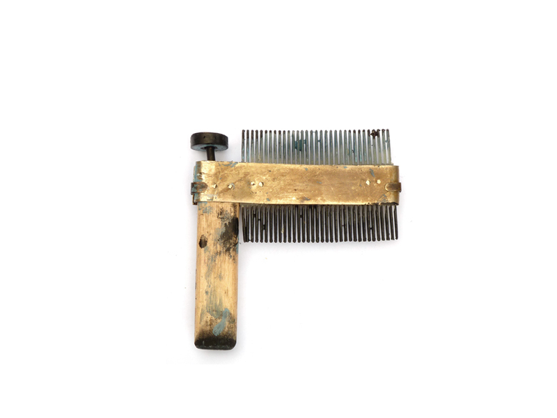 Carla Garcia Durlan (Quars d’una), Tool 15, 2017, earrings, object, silver, acrylic paint, wood, 30 x 42 x 8 mm, photo: courtesy of the artist Carla Garcia Durlan (Quars d’una), Tool 15