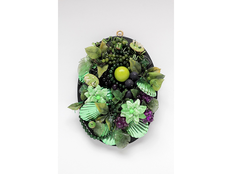 Anna Rikkinen, Raw Currants, 2019, wall piece, mixed media, 20 x 14 x 6 cm, photo: Juhana Rikkinen Anna Rikkinen, Raw Currants, 2019