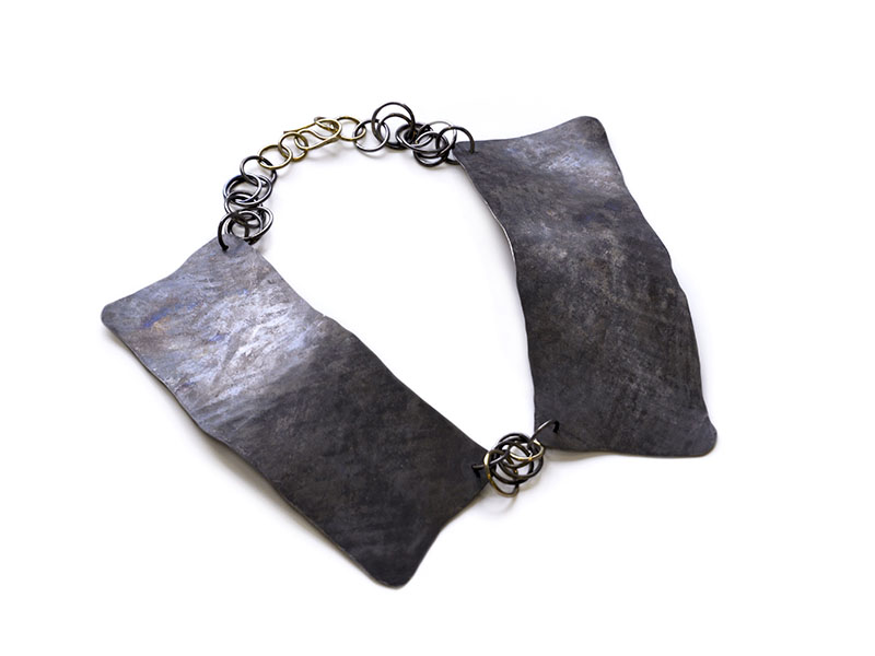 Dorothea Prühl, Kragen (Collar), 2014, necklace, titanium, stainless steel, gold, individual elements 160 mm long