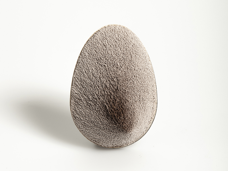 Lore Langendries, Drop #3, from the Hide, the Fragment series, brooch, 80 x 50 x 30 mm, photo courtesy of the artist Lore Langendries, Drop #3