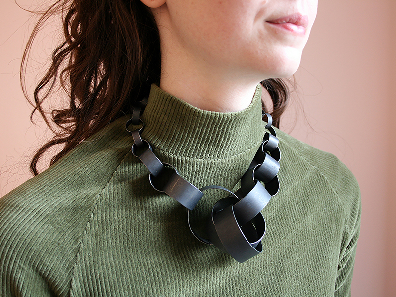 Susanne Henry, Graduated Chain Large Cluster Choker, 2018