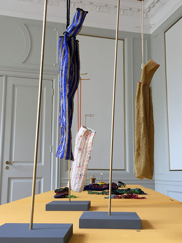 Exhibition view, Beaded, work by Daniel Kruger, Institut Français in Munich, during Munich Jewellery Week 2020, photo courtesy Catarina Silva Beaded, work by Daniel Kruger, Institut Français in Munich, during Munich Jewellery Week 2020