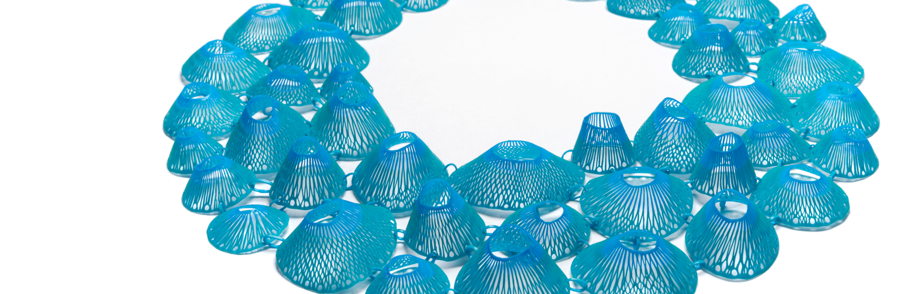 Cropped image, Alena Willroth, Barnacle, 2020, necklace, polyethylene foils, photo: Hannes Willroth Cropped image, Alena Willroth, Barnacle, 2020, necklace, polyethylene foils, photo: Hannes Willroth