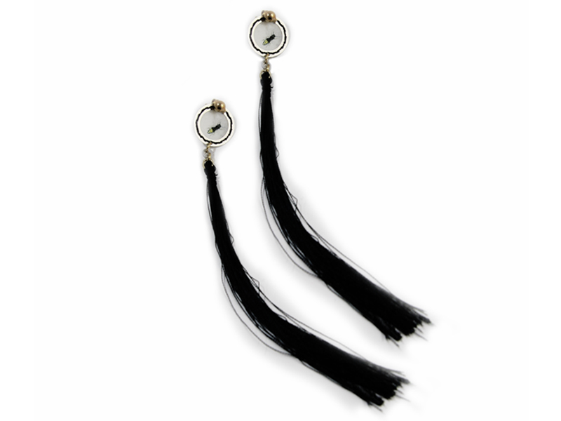 Chiara Scarpitti, Ushabti, 2015, bees earrings, gold-plated silver, pure silk organza, steel, passementerie, 90 x15 x 2 mm, photo: U. Puca Chiara Scarpitti, Ushabti, 2015, bees earrings, gold-plated silver, pure silk organza, steel, passementerie, 90 x15 x 2 mm, photo: U. Puca