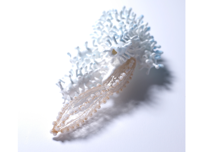 Seulgi Kwon, Importance of Root, 2015, brooch, silicone, pigment, thread, jade, 120 x 60 x 35 mm, photo: Myoungwook Huh Seulgi Kwon, Importance of Root, 2015, brooch, silicone, pigment, thread, jade, 120 x 60 x 35 mm, photo: Myoungwook Huh