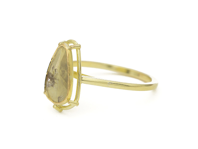 Diamond Slice Ring, 2015, 18-karat yellow gold, 22-karat yellow gold, diamond slice, 27.5 x 15 x 30 mm, photo: artist