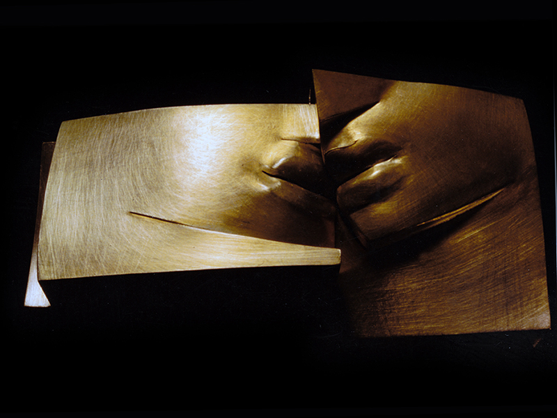 Bruno Martinazzi, Quel Piegare è Amor, 1984, necklace, 20-karat gold, photo: Stefano Pasquini Bruno Martinazzi, Quel Piegare è Amor