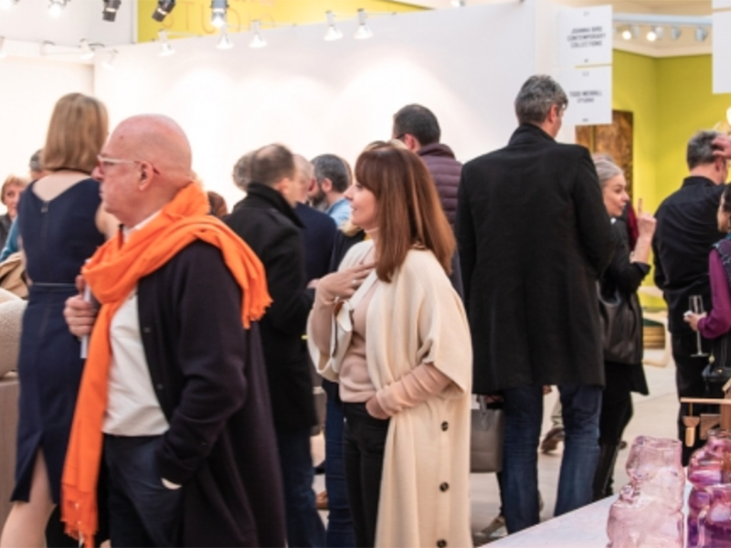 Visitors at Collect 2019, photo: Iona Wolff