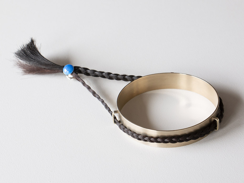 “I am intrigued by the power of communication which jewelry possesses, the making and the wearing. My artistic practice will continue to reflect on relationships between people and society, and to explore ways that use jewelry to convey a message. Curiosity is my driving force and the aim is to share perspectives and to gain knowledge.” | Teresa Alton Borgelin, Who I Am and Who You See, 2021, brooch, gold, silver, brass, enamel, stainless steel, 180 x 80 mm, photo: artist Teresa Alton Borgelin, Who I Am and Who You See