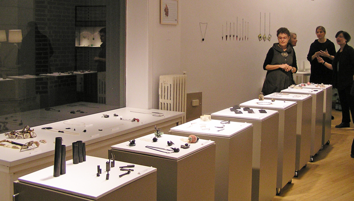 No Problem(?), an exhibition of Israeli contemporary jewelry that showed at Gall