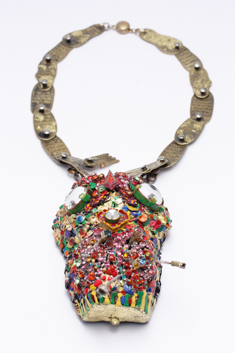 Hyoun Jung Sung, Beobachter, necklace, 2010, copper, silver, brass, lacquer, Swarovski crystal, gold leaf, 100 x 40 x 30 mmCourtesy Galerie Marzee Hyoun Jung Sung