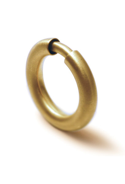 Ana Albuquerque, Concentric Movements: Sound, Ring, 800 gold, edition of 10 pieces, photo: Gonçalo Villa Freitas