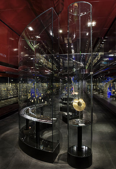 Design of Victoria & Albert Museum Bollinger Jewellery Gallery