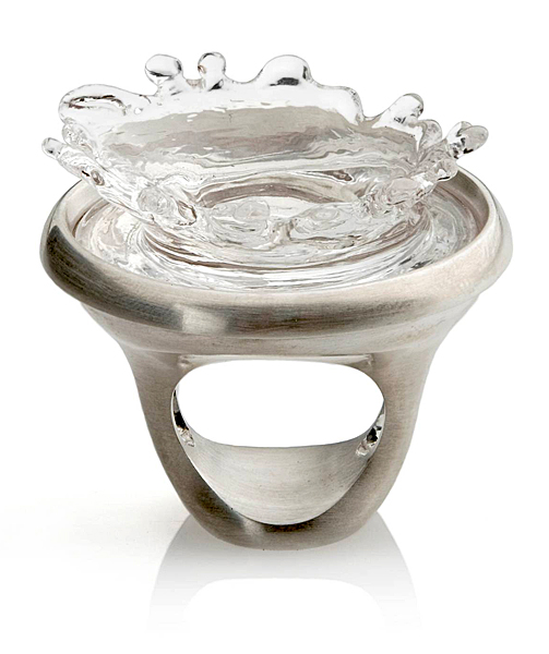 Luisa Bruni, Splash, from the series Plink, 2010, ring, silver, polymethacrylate, 40 x 40 x 30 mm, photo: Gianni Falconieri Luisa Bruni