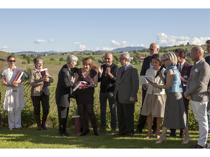 Award ceremony, Gioielli in Fermento 2014, with (from left to right) C. Steiner, N. Frigerio, M. Franzin, L. Pattihis (receiving one of the three awards), G. Mariani, G. Marchesi, G. Milani, M. Nastrucci, E. Negroni, and E. Sgorbati, Torre Fornello Winery, Ziano Piacentino, Italy, photo: A. Petrarelli Award ceremony, Gioielli in Fermento 2014, with (from left to right) C. Steiner, N. Frigerio, M. Franzin, L. Pattihis (receiving one of the three awards), G. Mariani, G. Marchesi, G. Milani, M. Nastrucci, E. Negroni, and E. Sgorbati, Torre Fornello Winery, Ziano Piacentino, Italy, photo: A. Petrarelli