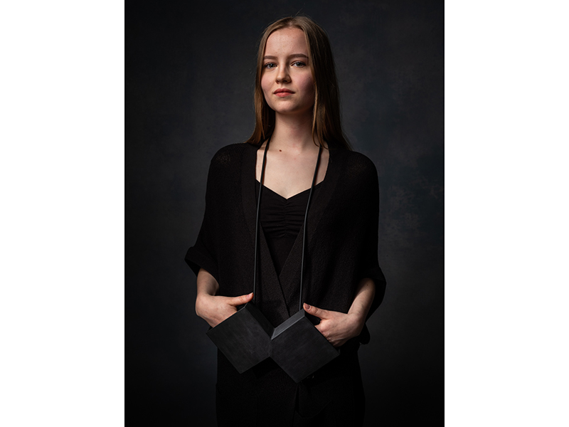 Sarah Schuschkleb, Muff, plastic, painted, photo copyright Marcel Krummrich / Verband Bildender Künstler Thüringen Sarah Schuschkleb, Muff