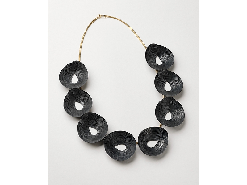 Julie Blyfield, Black Pea Necklace, 2016, oxidized silver, gold-plated silver, 250 x 240 x 12 mm, photo courtesy of the artist Julie Blyfield, Black Pea Necklace