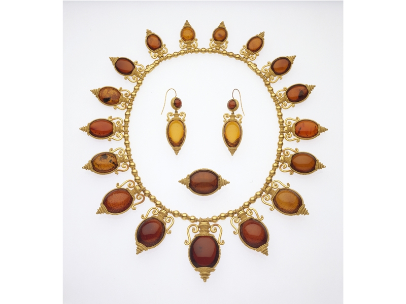 Necklace, brooch, and earrings in the archaeological revival style, Castellani
