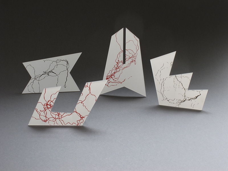 Margit Hart, Fil d’Ariane, 2015, brooches, pigment print on acrylic, silver, 140 x 85 mm/127 x 82 mm/140 x 95 mm/105 x 97 mm, photo: Fritz Maierhofer Margit Hart, Fil d’Ariane