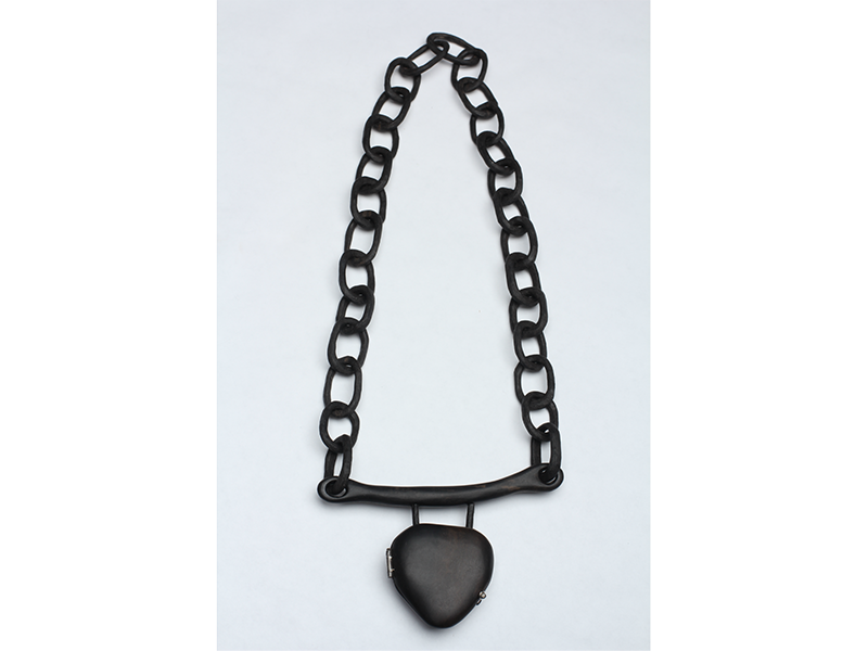 Fei Su, Heavy Heart, 2016, necklace, hand-carved ebony wood, sterling silver, 127 x 13 x 343 mm, photo courtesy of artist Fei Su, Heavy Heart