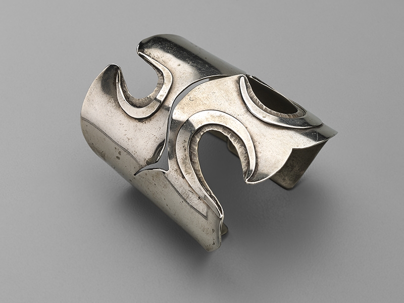 Art Smith, “Three Hole” Cuff, circa 1950, nickel, 79 x 60 x 49 mm, photo: Yale University Art Gallery, promised gift of Toni Wolf Greenbaum Art Smith, “Three Hole” Cuff, circa 1950