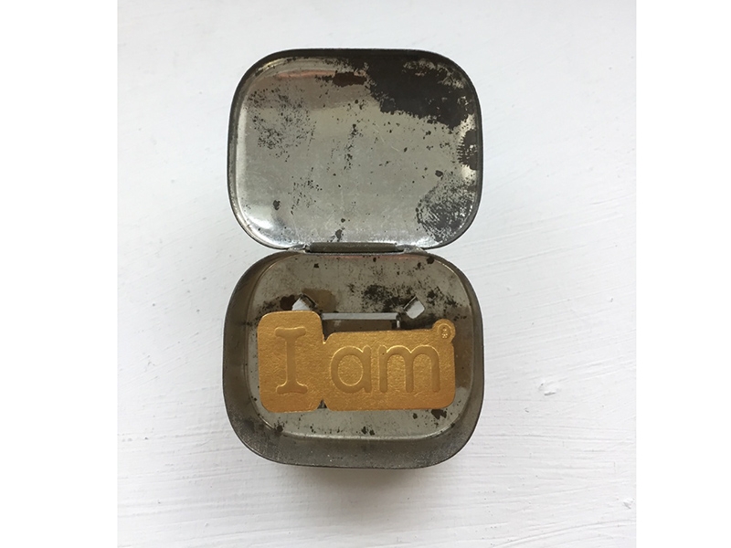 Benjamin Lignel, Manifest (I Am), 2010, brooch, metal, steel, fine gold, photo: Jorunn Veiteberg Benjamin Lignel, Manifest (I Am)
