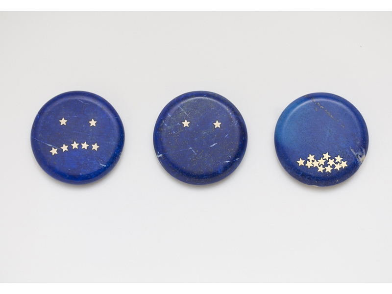 Lin Cheung, Delayed Reactions—Confused, Speechless, Fallen, 2017, brooches, lapis lazuli, gold, each 51 x 9 mm, photo: artist Lin Cheung, Delayed Reactions—Confused, Speechless, Fallen