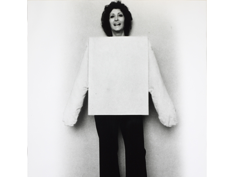 Helena Almeida (1934–2018), Tela rosa para vestir (Pink canvas to dress), 1969, photograph, 58 x 48 cm, Collection Fundação de Serralves—Museu de Arte Contemporânea, Porto, Portugal, photo: Filipe Braga Helena Almeida