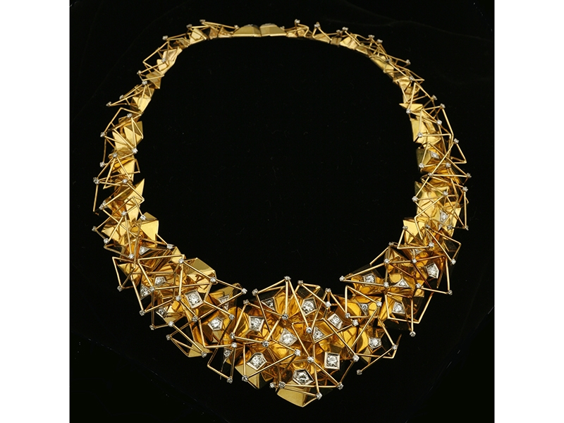 Bill Reid, Milky Way Necklace, 1969, 22- and 18-karat gold, diamonds, 180 mm inside diameter, SFU Bill Reid Collection, Gift of Dr. Martine Reid, photo: Kenji Nagai Bill Reid, Milky Way Necklace