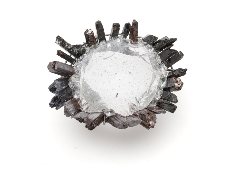 Federica Sala, Portrait N.1, 2017, brooch, glass, aegirine, silver, steel, photo: Federico Cavicchioli Federica Sala, Portrait N.1