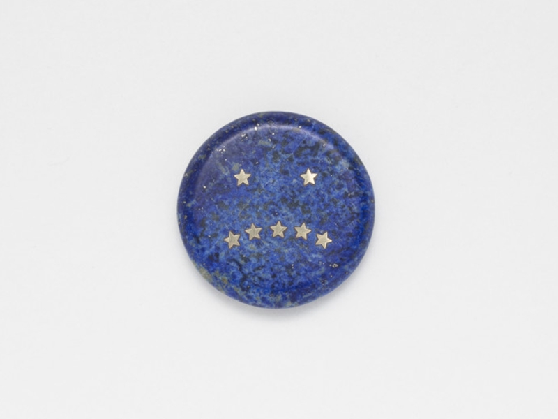 Lin Cheung, Delayed Reactions—Slightly Sad, 2018, brooch, lapis lazuli, 18-karat gold, 55 mm in diameter, photo courtesy Françoise van den Bosch Foundation Lin Cheung, Delayed Reactions—Slightly Sad