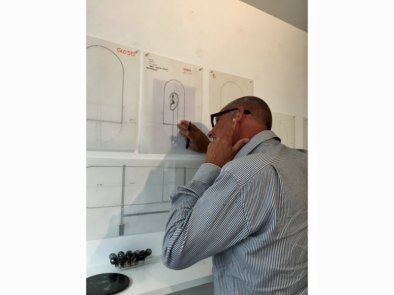 June 20, 2017, studio, design device for earpiece, photo: Ruudt Peters Ruudt Peters, BRON