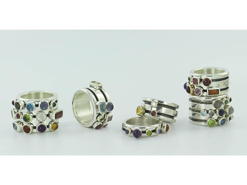 Agathe Saint Girons, Revolution Rings, 2013–2018, silver, rose gold, diamonds, precious stones, photo courtesy of Galerie Elsa Vanier Agathe Saint Girons, Revolution Rings