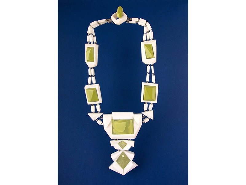 Annika Pettersson, Royal Resolution, 2019, necklace, reconstructed stone, silver, 300 x 200 x 15 mm, photo: artist Annika Pettersson, Royal Resolution