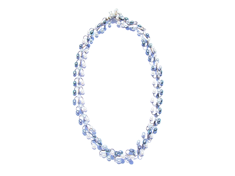 Bérénice Noël, Vahiné, 2018, necklace, fish hooks, silver, freshwater pearls, 320 x 60 x 20 mm, photo: artist Bérénice Noël, Vahiné
