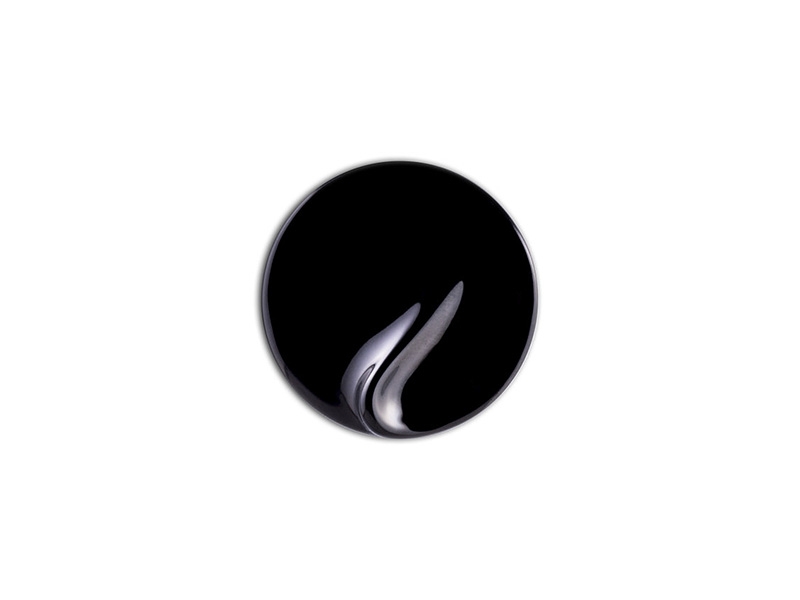 Barbara D’Ambra, Insinuaciones, 2018, brooch, resin, silver, lacquer, photo: artist Barbara D’Ambra, Insinuaciones