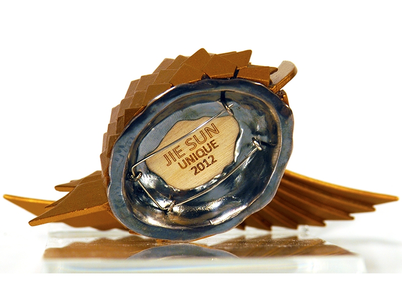 Jie Sun, Big Fish, 2012, brooch, wood, lacquer, photo: CODA Jie Sun, Big Fish