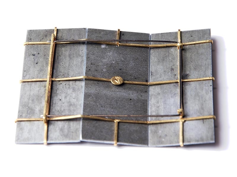 Bettina Speckner, 13.25 , 2013, brooch, photo etching on zinc, gold, photo: CODA Bettina Speckner, 13.25